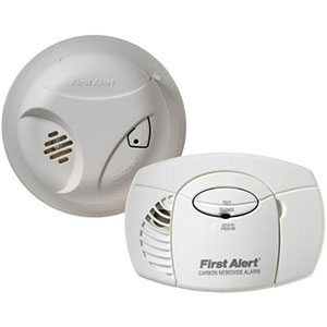 First Alert Battery Operated Carbon Monoxide and Smoke Detector, Combo-Pack