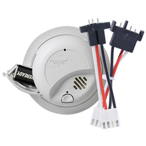 First Alert Hardwired Ionization Smoke Alarm with Adapter Plugs - SA9120BPCN (1039809)